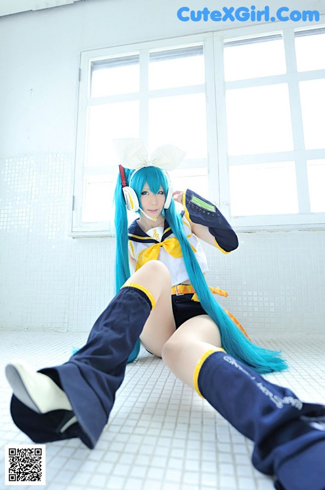 Cosplay Haruka - Tease Poolsexy Video No.431915